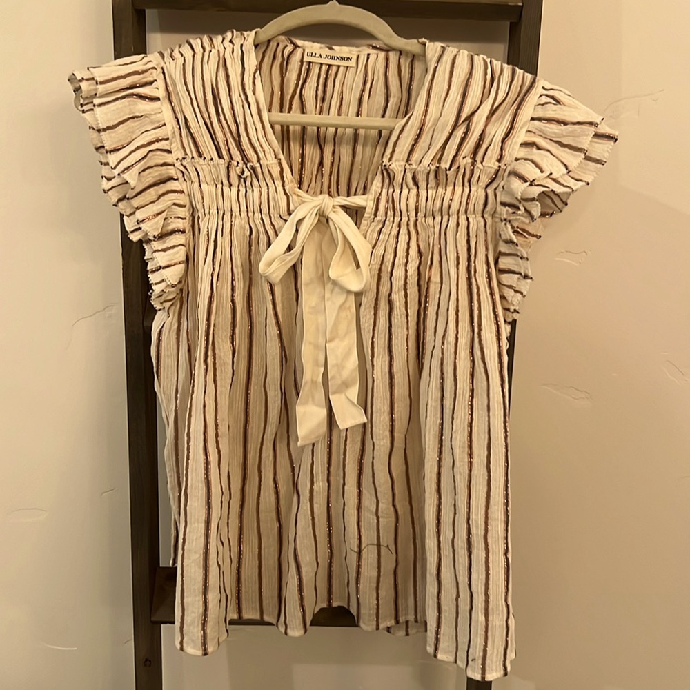 Beautiful pulls Johnston off white with rose gold stripes.